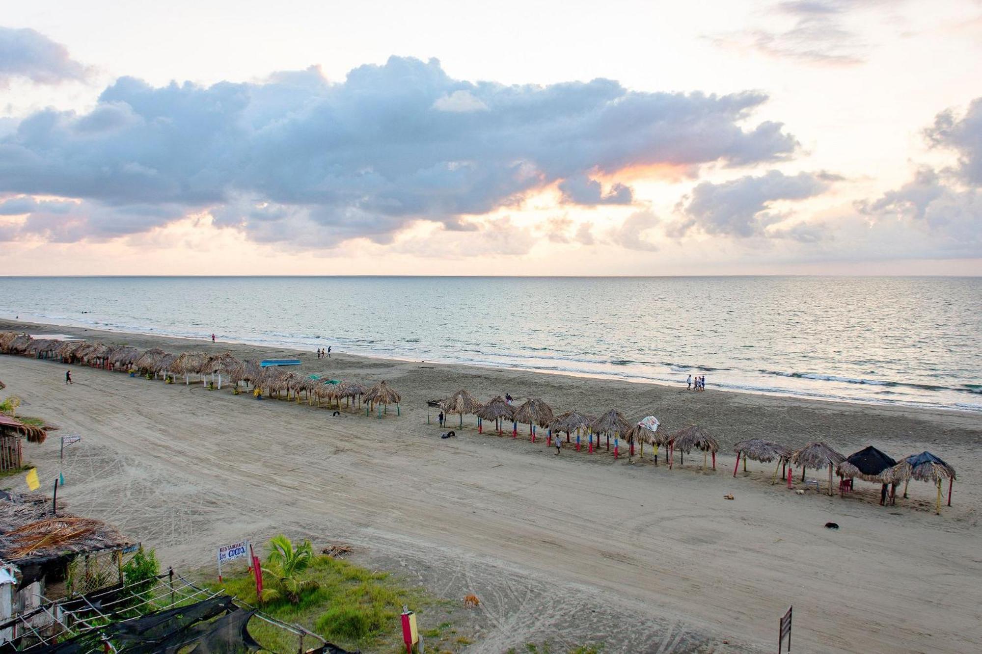 Amazing Beach House 13Br W/Pool & Staff Cartagena Exteriör bild